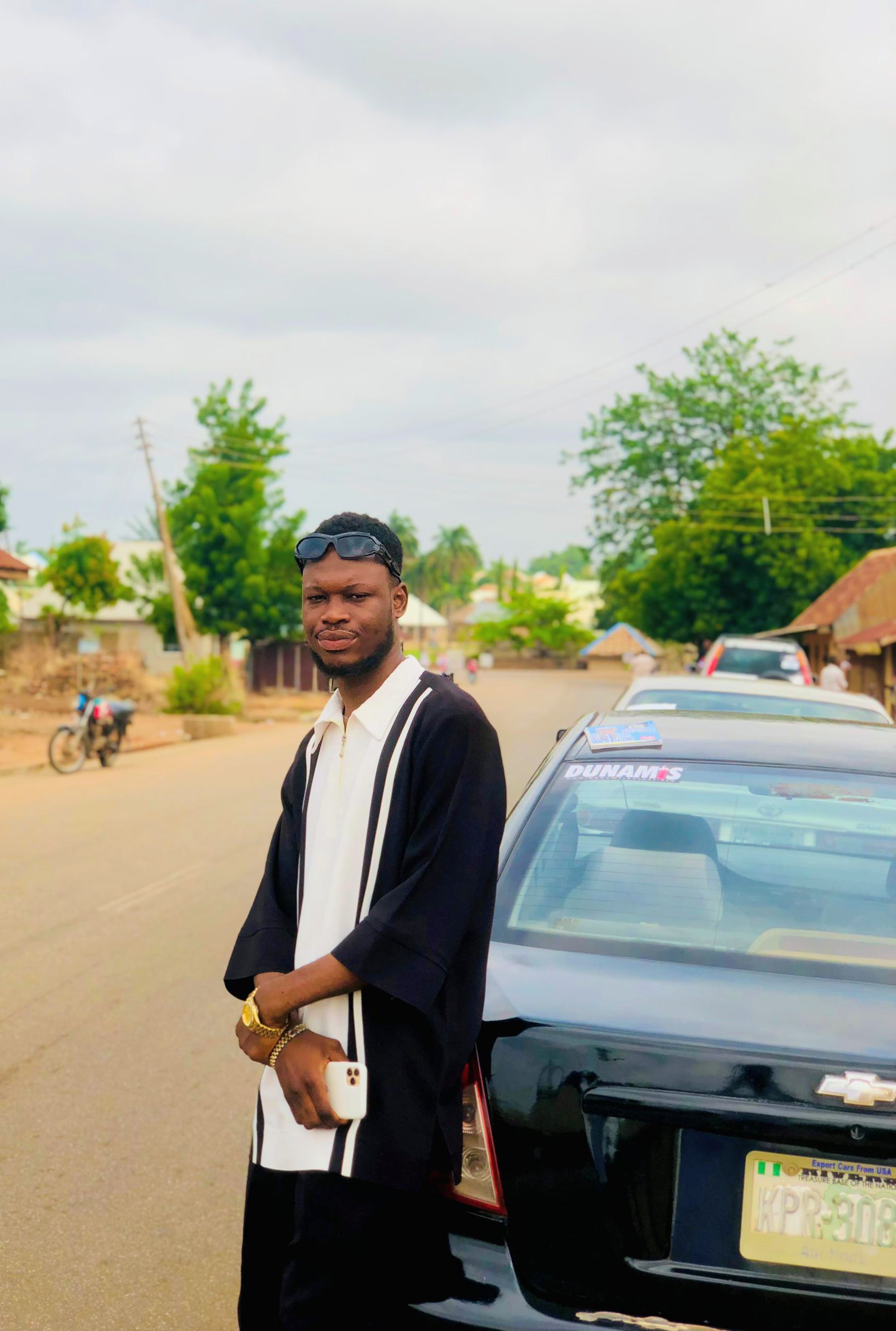 Oyale Vintex – Biography